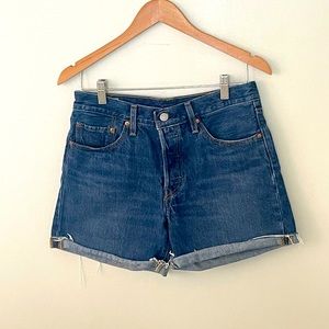 Levi’s Big E Red Tag Dark Blue Shorts